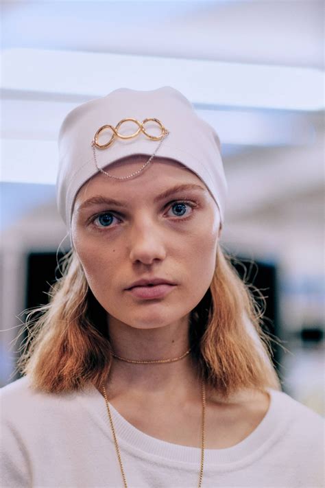 Spring/Summer 2019: Backstage Beauty With British Vogue